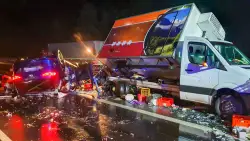 Autobahn 7 gleicht einem Trümmerfeld