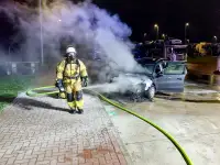BAB27: PKW brennt auf Parkplatz