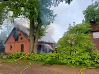 Person kommt bei Gebäudebrand in Bockhorn ums Leben