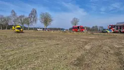 PKW kollidiert mit LKW – Fahrerin schwer verletzt