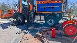 A27: LKW fährt in Absicherungsfahrzeug