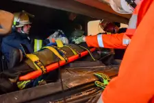 Übung: praktische LKW-Rettung am realen Objekt