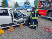 TH-Dienst: PKW-Rettung