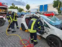 TH-Dienst: PKW-Rettung